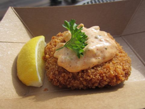 Classic Crab Cake with lemon tartar sauce from Mistletoe Morsels