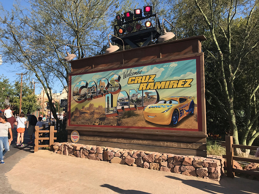 CarsLand Cruiz Sign